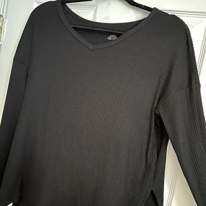 American eagle long sleeve black too
